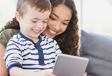 5 استراتيجيات فعالة لتربية الأطفال ثنائيي اللغة